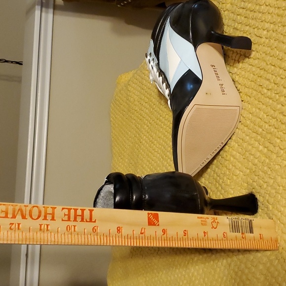 Gianni bini black/ white/ blue 4 inch heel tie up bootie. Size 8.5. New with box - Picture 2 of 4